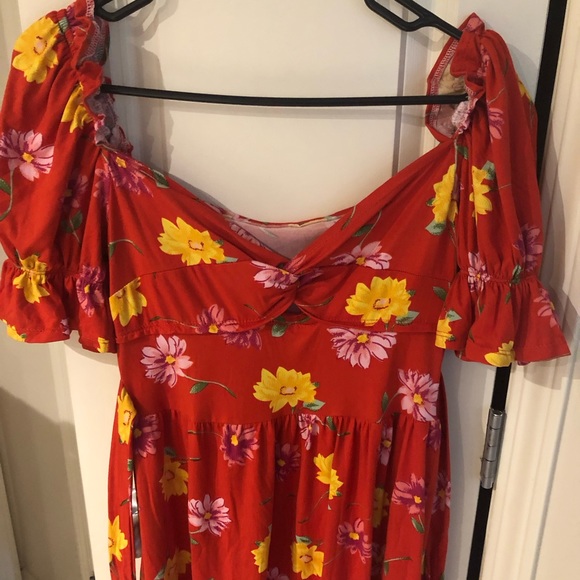 💜SOLD💜Heart neckline Summer Dress - Picture 3 of 6